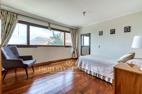 Gran Casa Con Vista Al Valle De Los Trapenses