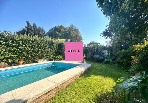 Encantadora Casa Con Pileta Moreno Centro Permuto