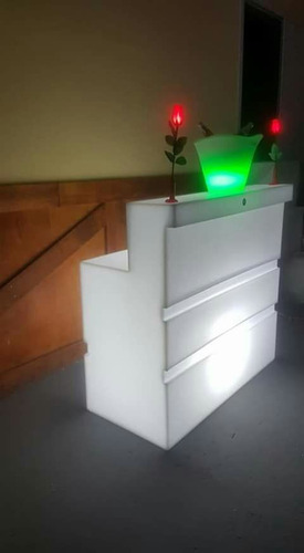 Alquiler Livings Luminosos Led Puff Mesa Frapera Barra Movil