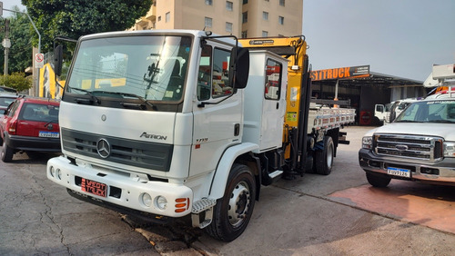 Mercedes Atron 1719 Modelo 2014 Com Munck