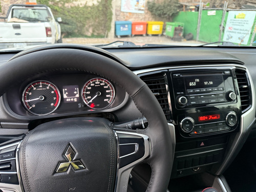 Mitsubishi L200 2.4 Cabina Doble 4x2 Mt