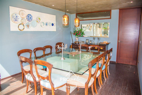 Casa En Venta De 4 Dorm. En Las Condes