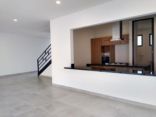 Imagen 5 de 30 de Casa En Venta 3 Recamarás Y 3 Baños Completos El Molino Club