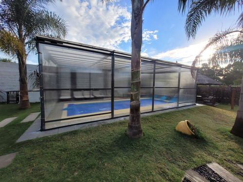 Casas Con Piscina Climatizada, Cerramiento En Policarbonato.