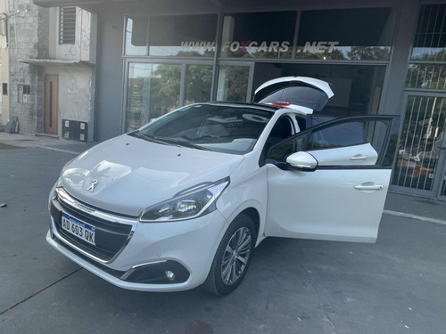 Peugeot 208 1.6 Feline