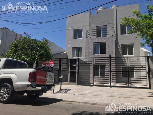 Departamento De Dos Ambientes En Venta, Moron. Con Cochera!! Se Escucha Oferta-