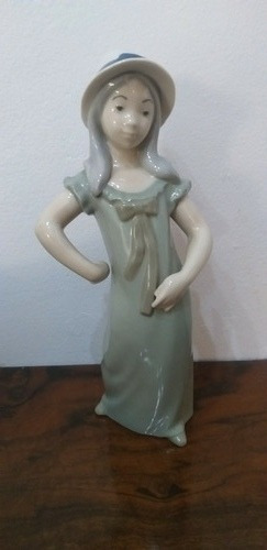 Adorno Figura De Porcelana Rex Valencia.