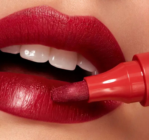 Labial Marcador Kiko Milano - Long Lasting Colour Lip Marker Color 106-apple Red