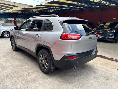 Jeep Cherokee Latitude 4x2 Queroseno Cherokee Latitude 4x 2