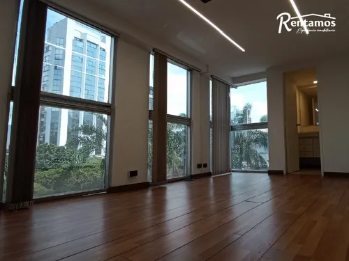 Oficina En Arriendo En El Poblado. Cod A11642