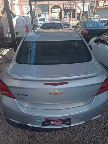 Imagen 10 de 15 de Chevrolet Onix Joy