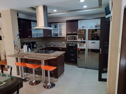 Townhouse Moderno En Residencia Monte Plata, Trigal Norte, Valencia. Minerva K