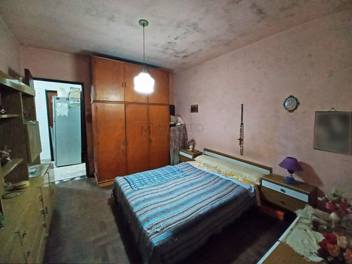 Venta Ph Al Fondo 4 Ambientes Con Patio Y Terraza En Parque Avellaneda