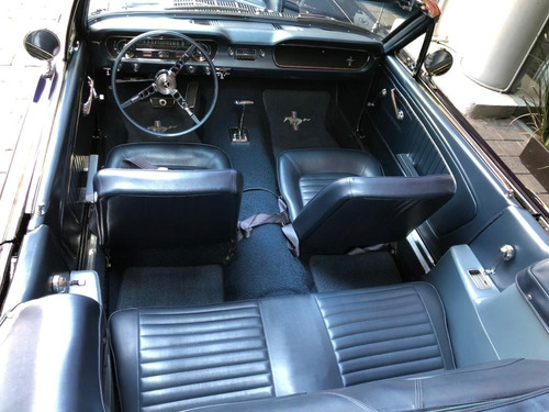 Ford Mustang Convertible, 1965. Coche Clásico