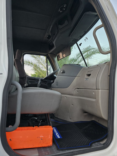 Excelente Tractocamion Mulita Freightliner Cascadia Evolució