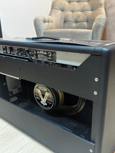 Amplificador Fender 68 Custom Deluxe Reverb® Fender (Usado)