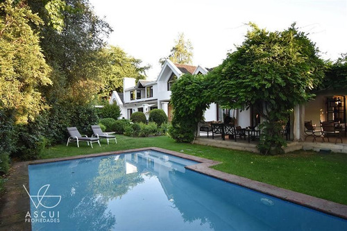 Casa En Venta De 6 Dorm. En Vitacura