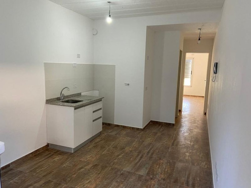 Imagen 4 de 12 de Departamento En Venta En José C Paz