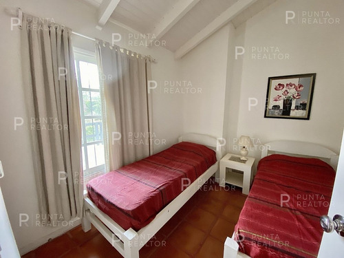 Imagen 26 de 30 de La Barra 4 Dormitorios Y Dormitorio De Huéspedes Parrillero Techado - La Barra La Barra