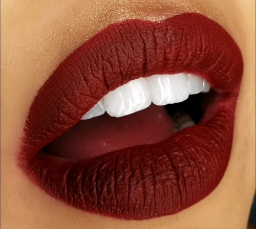 Labial Liquido Mate Terciopelo Color Ciruela