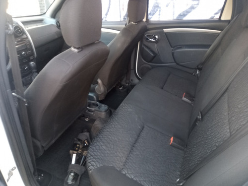 Imagen 8 de 15 de Renault Duster Oroch 2016 2.0 Dynamique