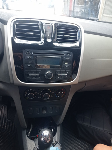 Renault Logan 1.0 16v Expression Hi-flex 4p