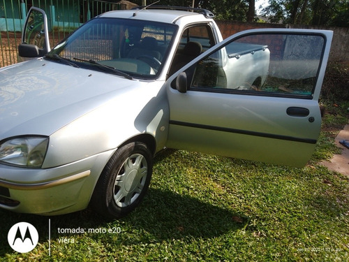Imagen 10 de 21 de Ford Courier Modelo 2008