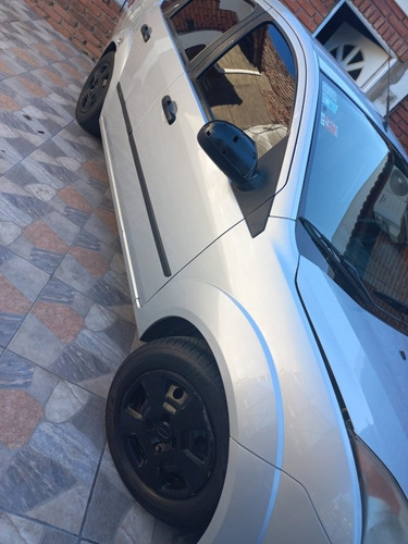 Imagen 5 de 12 de Ford Fiesta Max Ambiente Plus