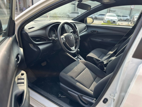 Toyota Yaris 1.3 16V FLEX XL LIVE MULTIDRIVE