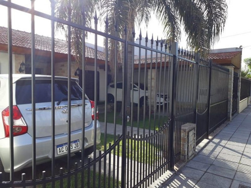 Casa En Venta En Ramos Mejía