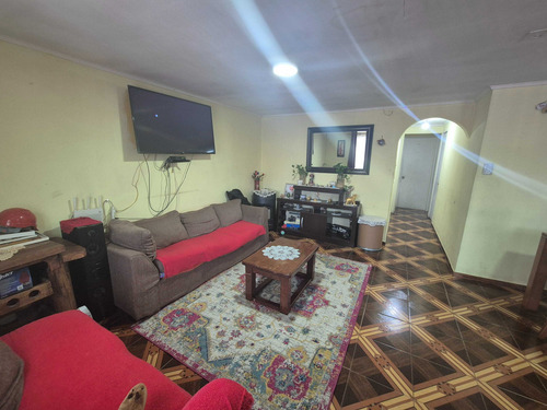 Amplia Y Comoda Casa En Colina (68779)
