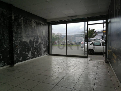 Arriendo Local Comercial Paicavi, Frente U San Sebastián