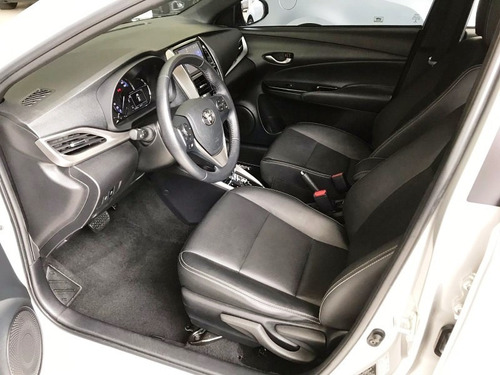 Imagem 7 de 14 de Toyota Yaris Hatch 1.5 16v 4p Flex Xls Connect Multidrive Au