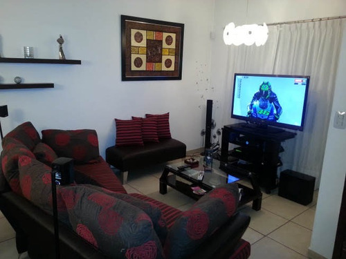 Casa Con Jardin, Pileta, Parrilla A 12 Cdas Estacion Merlo