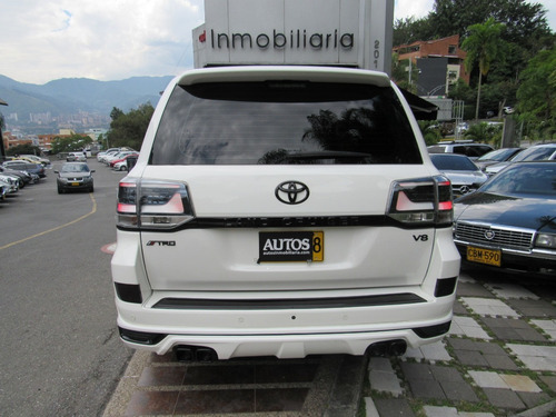 Toyota Sahara Lc200 At Sec Diesel Cc4500