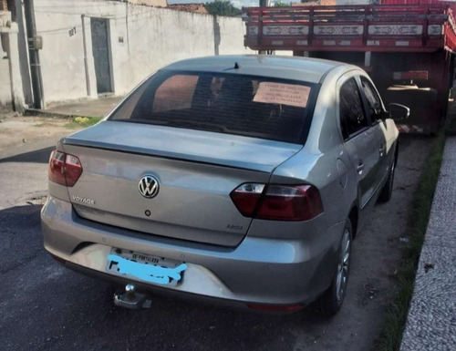 Imagem 2 de 4 de Volkswagen Voyage 2016 1.6 Msi Comfortline Total Flex 4p