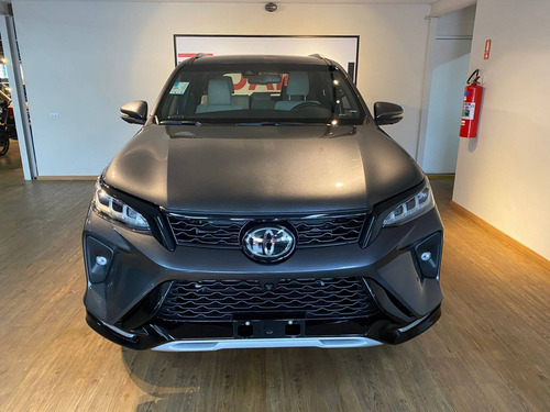 Imagem 1 de 15 de Toyota Hilux Sw4 2.8 D-4d Turbo Diesel Diamond 7l 4x4