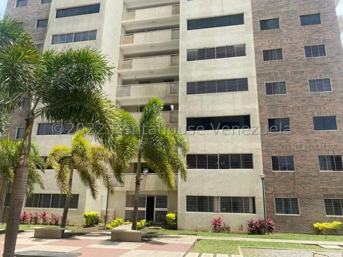 Amplio Apartamento En Venta Barquisimeto Oeste 23-7714 App