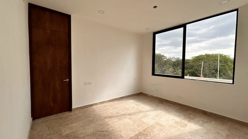 Villa Con Alberca, En Privada Residencial En Venta En Temozón Norte, Mérida