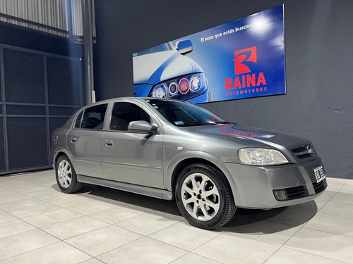 Imagen 2 de 8 de Chevrolet Astra Ii Gls 2.0 5ptas (l10) Unico