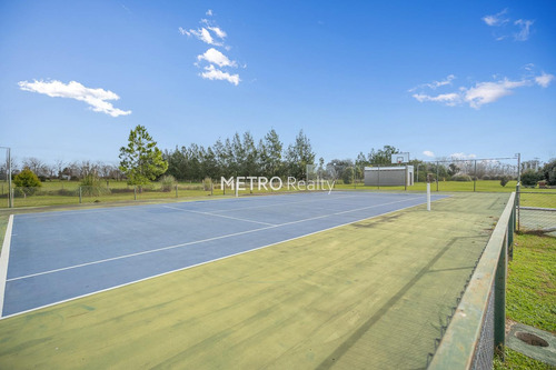 Casa En Venta 5 Dormitorios Cancha De Tenis Y Sauna En Loma Escondida