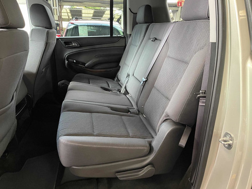 Imagen 8 de 13 de Chevrolet Suburban 2017 5.4 Ls Tela At