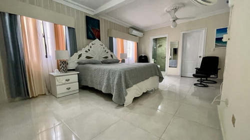 Imagen 13 de 15 de Casa En Venta En Altos De Arroyo Hondo, Arroyo Hondo, Cercano Embajada Americana, Ciudad Real, Avenida Republica De Colombia, Don Honorio, Villa Claudia, Av Jacobo Majluta,carmen Maria, Santo Domingo