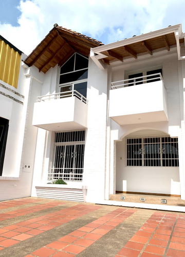 Imagen 1 de 10 de Casa En Venta En Pueblo Nuevo