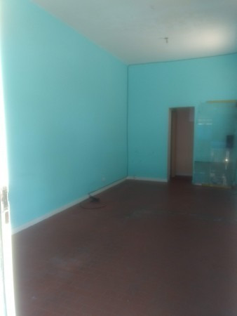 Venta Locales Comerciales Sobre Avenida En Morón