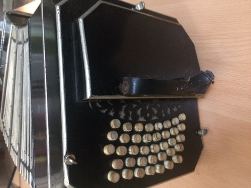 Bandoneon Cromatico Cb Arnold Negro Estuche Cuero (Usado)