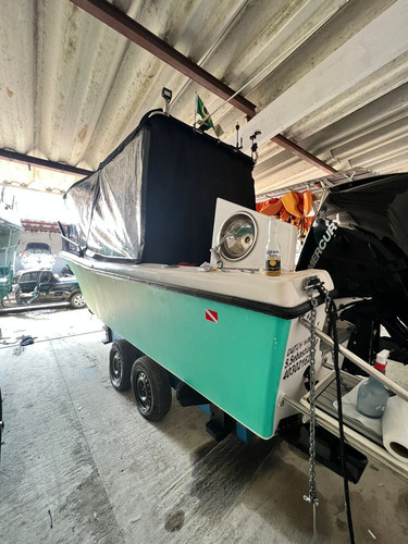 Lancha Fishing 22 C/ Mercury 200 Hp 4 Tempos Ano 2022