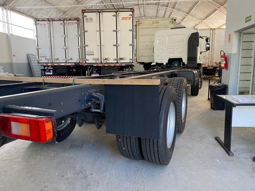 Imagem 12 de 13 de Volvo Vm330 8x2 Bi Truck 2021 Ishift 0km Pronta Entrega