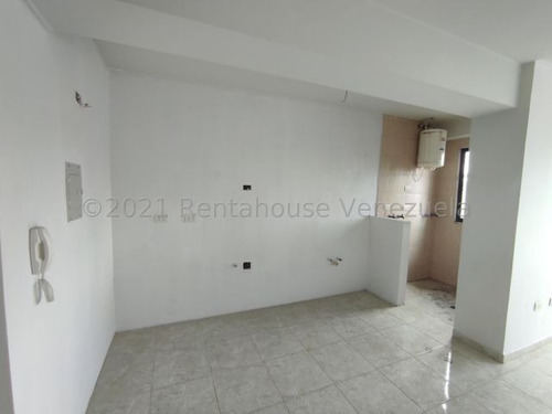 Imagen 4 de 14 de Karen Freites Rentahouse Mp 22f7585 Valles De Camoruco