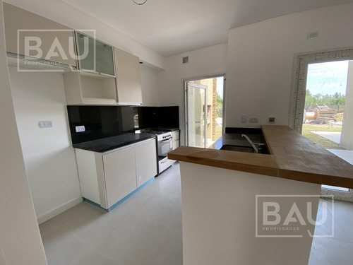 Dúplex Tipo Casa Con Jardín Y Parrilla Propios, Jardines Del Palmar, Nordelta